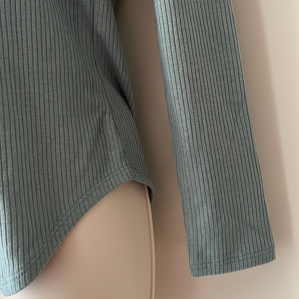 CHASER Ribbed Long Sleeve Top Blue Gray Size Small - Picture 8 of 12
